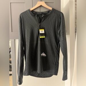 Nike Trail Running Pullover